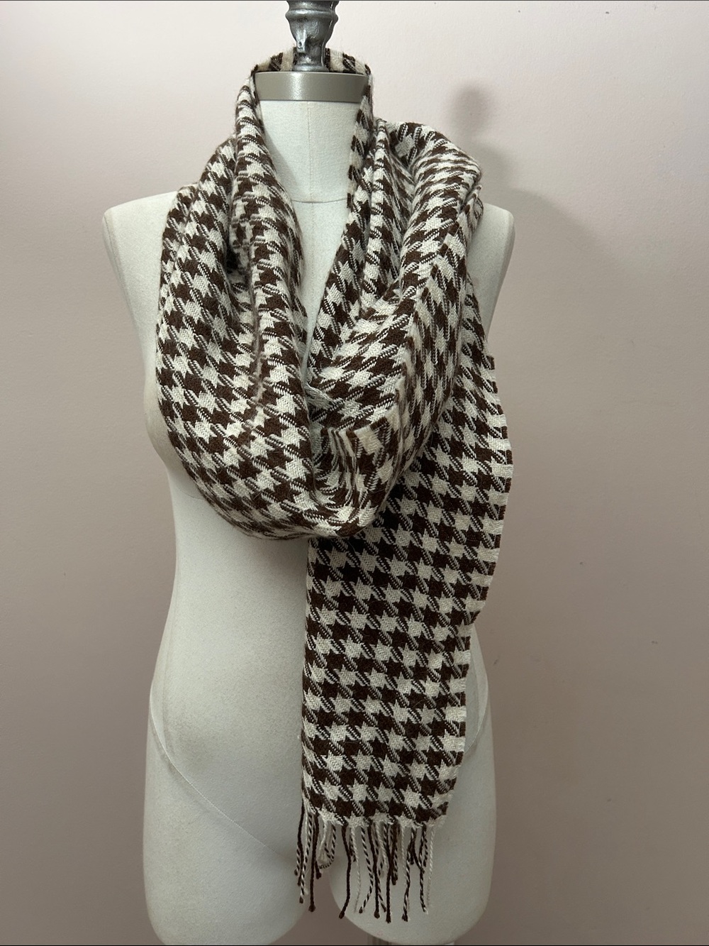 VTG 100% baby alpaca Brown and Cream Houndstooth style Scarf w fringes